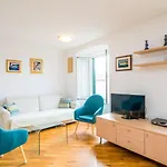 Апартаменты Deluxe Duplex House With Terrace