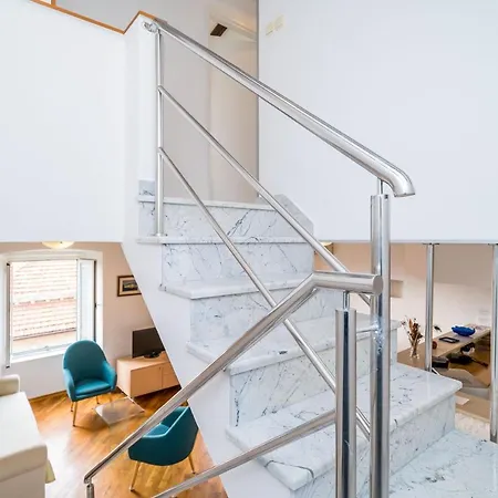 Deluxe Duplex House With Terrace Apartment *